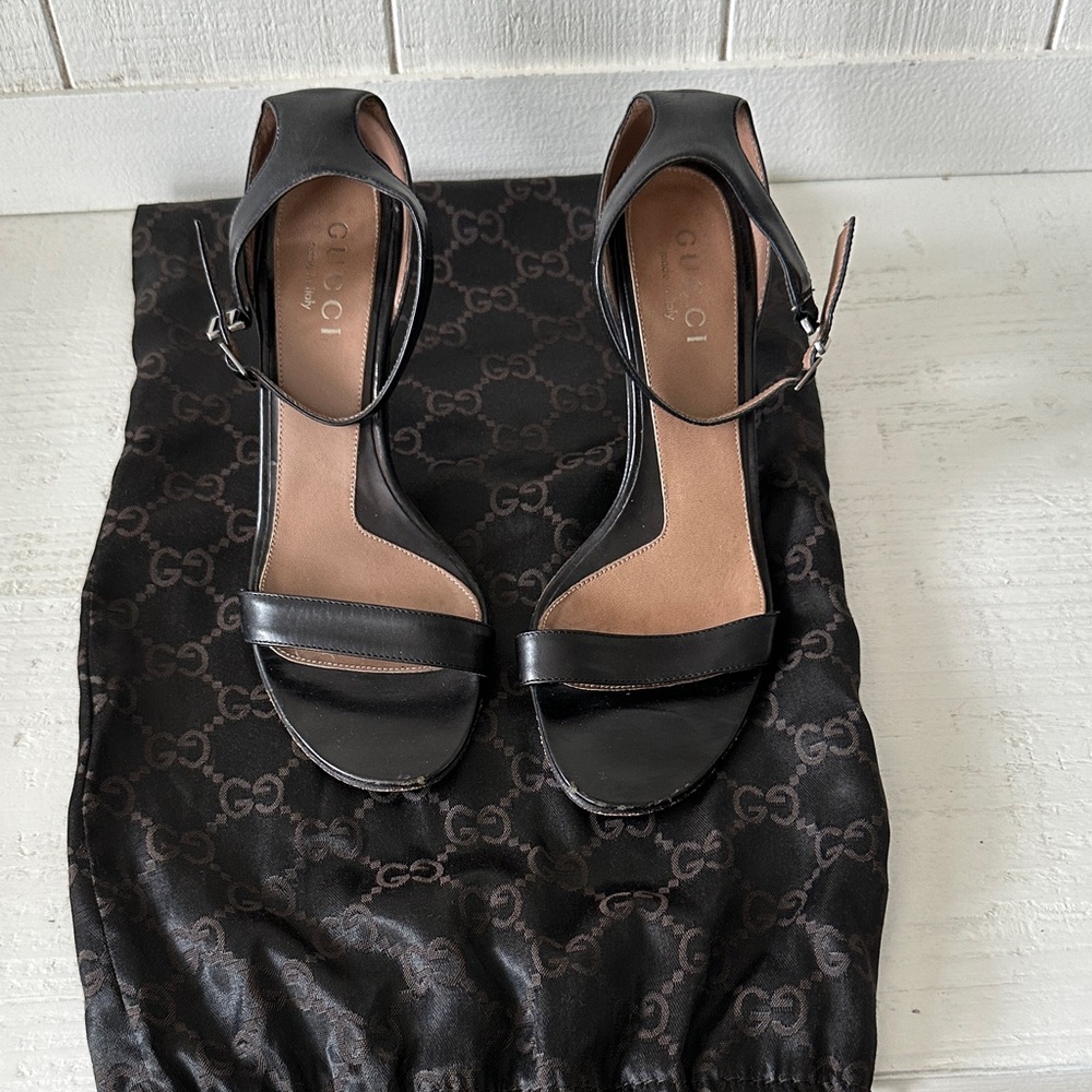 Gucci Black Leather Heels